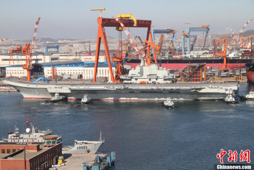 10��30��10ʱ20�֣��й���ĸ����������ͣ��������ʡ��������ͷ�����������ʽ�������ۺ���״γ�����ͼΪ��ʻ���������ͷ��ͣ���ڲ�λ�ġ�����������<a target='_blank' href='http://www.chinanews.com/'>������</a>�� ��̫ʢ �� 