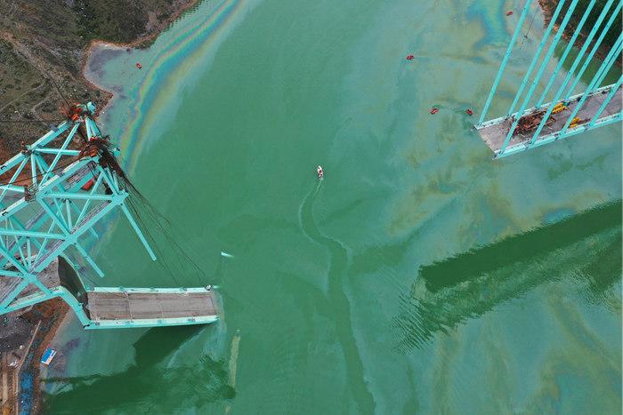 尖扎黄河特大桥钢绞线断裂