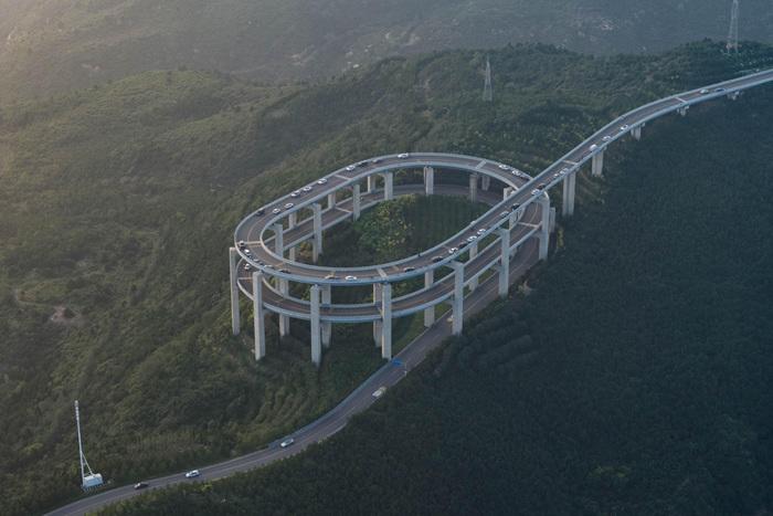 航拍太原天龙山网红桥