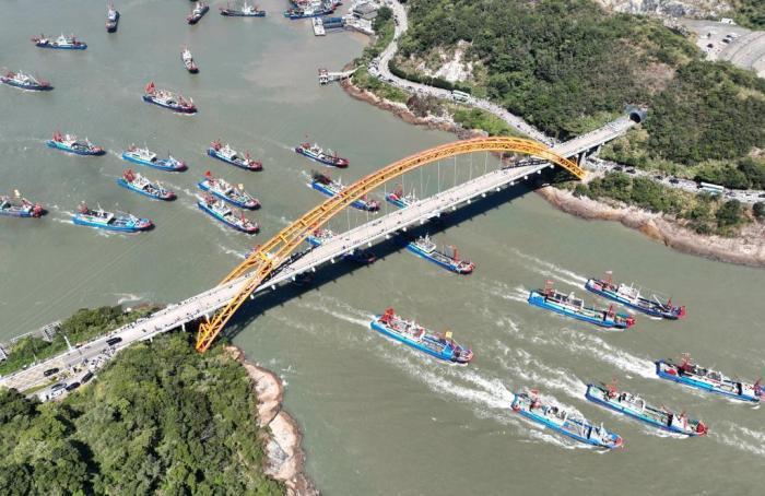 中国东海全面开渔 浙江象山千帆竞发