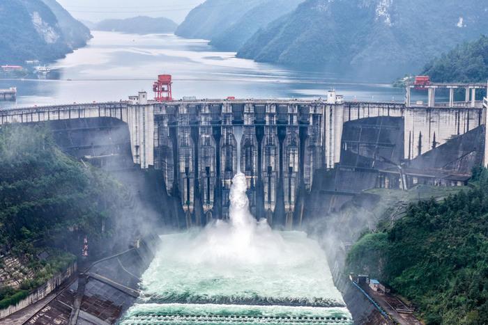 湖北清江隔河岩水库时隔9年在非汛期泄洪