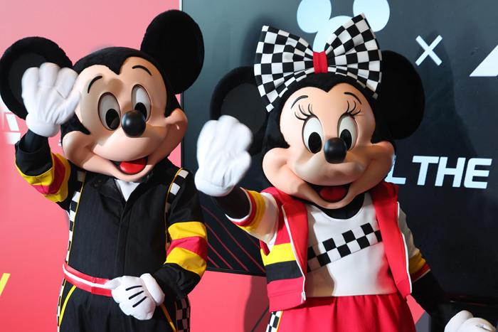 米奇、米妮全新赛车主题形象上海首发