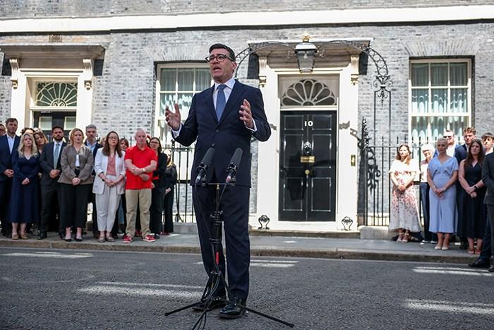 伯纳姆就任英国首相 发表任后首个讲话