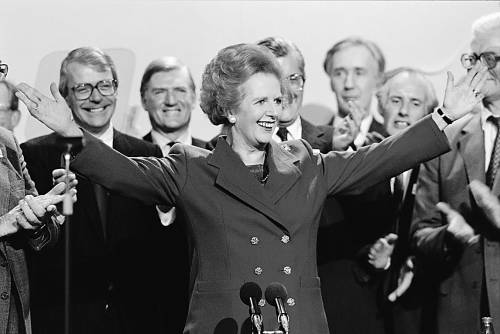 Ӣǰ�������ж�������������ͷ�ġ������ӡ�����