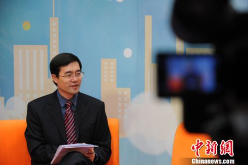 ר��̸�к����򻮽�̸�У�ͨ����ƽ�ֶ��Ƴ�����