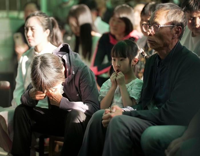 神舟二十号载人飞船发射升空：儿行千里母担忧