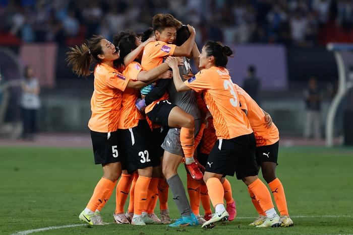 武汉女足夺得首届女足亚冠联赛冠军