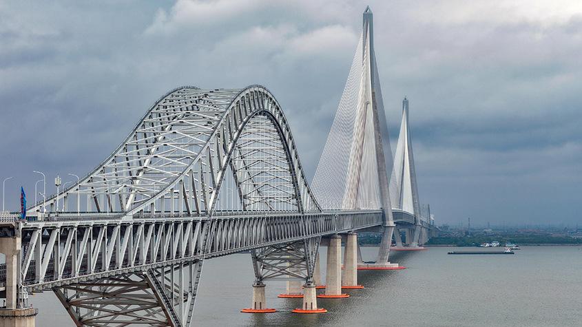 世界最大跨度斜拉桥常泰长江大桥通车