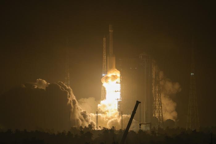 中国成功发射通信技术试验卫星二十四号
